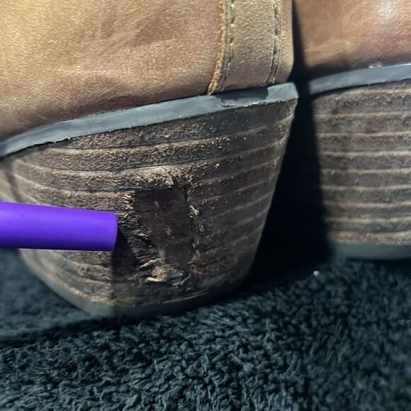 🔥 CLARKS Womens Tan Leather Double Buckle Side Zip Ankle Booties Sz 9.5M - Picture 14 of 16